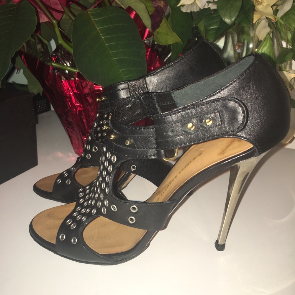 SALE! Women’s Giuseppe Zanotti sandals, size 40